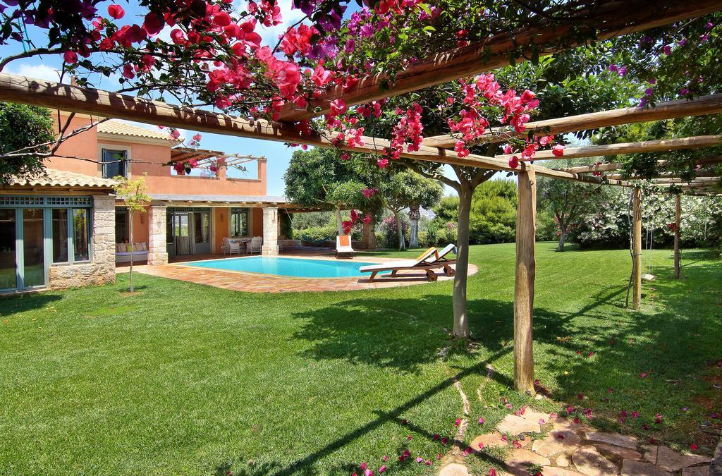 Vouliagmeni Villa Афины Экстерьер фото